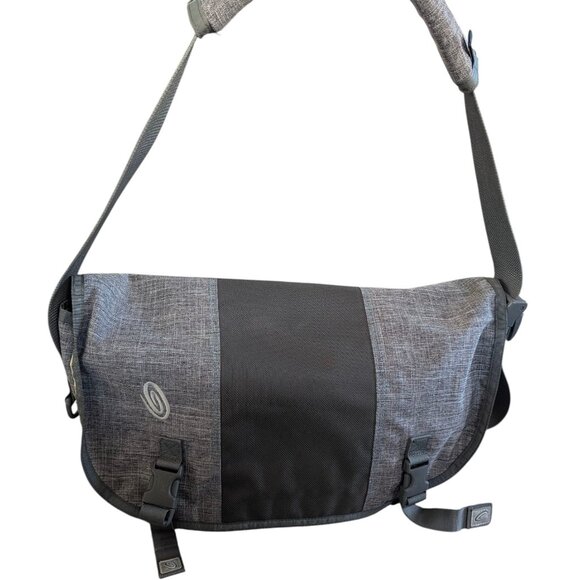 Timbuk2 Signature Messenger bag with padded adjustable shoulder strap
